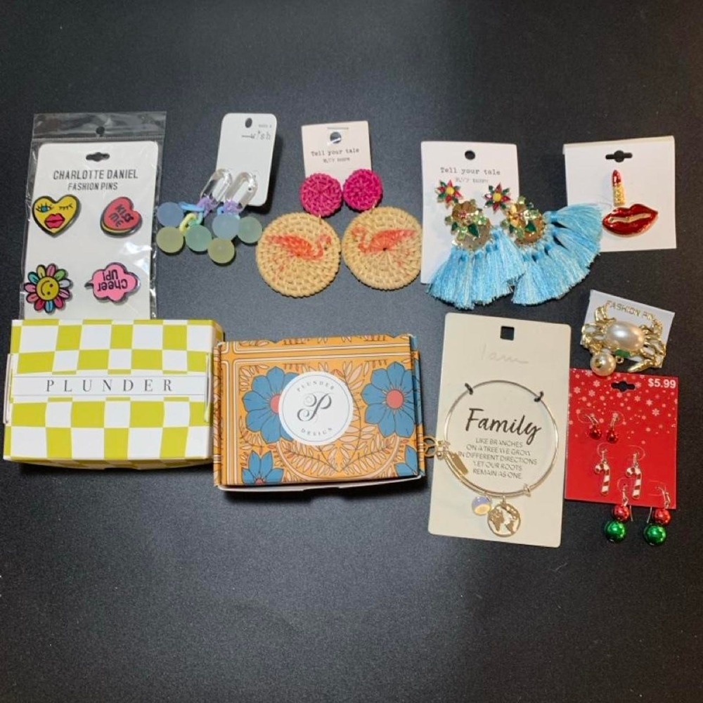 NWT lot / bundle of 10 mixed jewelry items for wear, gift, or resell